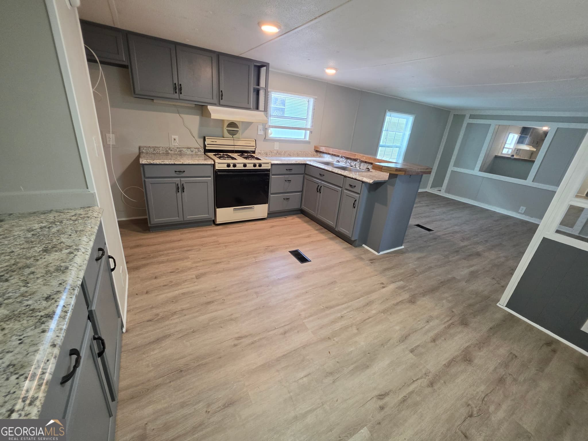 2 bedroom, 1 bathroom, 784 sq ft manufactured home,single family residence for sale at 109 Oconee Circle, Eatonton, GA 31024 — photo 8