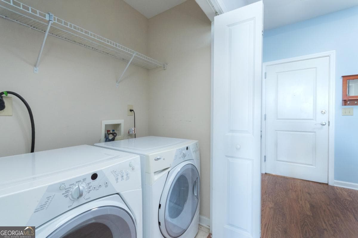 1 bedroom, 1 bathroom, 800 sq ft condominium for sale at 3040 Peachtree Road 507, Atlanta, GA 30305 — photo 10