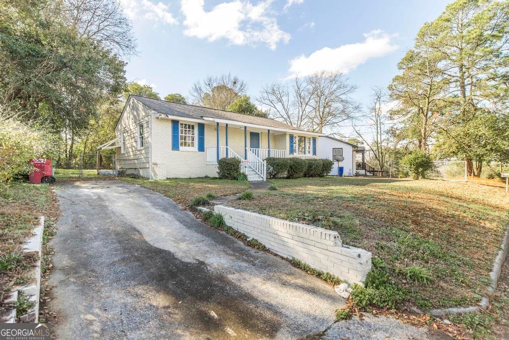 3 bedroom, 1 bathroom, 1,073 sq ft single family residence for sale at 1334 Lakeview Drive, Macon, GA 31206 — photo 2
