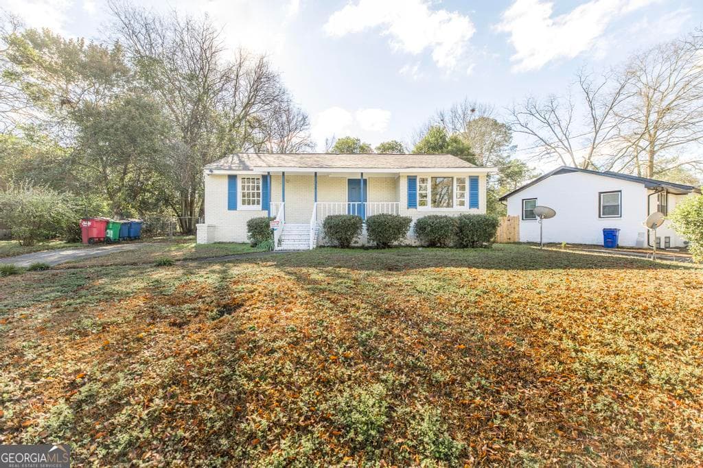 3 bedroom, 1 bathroom, 1,073 sq ft single family residence for sale at 1334 Lakeview Drive, Macon, GA 31206 — photo 3