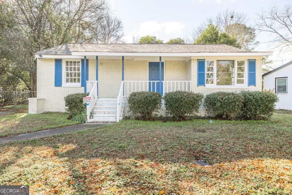 3 bedroom, 1 bathroom, 1,073 sq ft single family residence for sale at 1334 Lakeview Drive, Macon, GA 31206