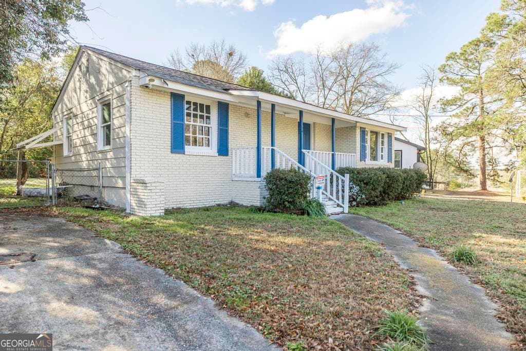 3 bedroom, 1 bathroom, 1,073 sq ft single family residence for sale at 1334 Lakeview Drive, Macon, GA 31206 — photo 5