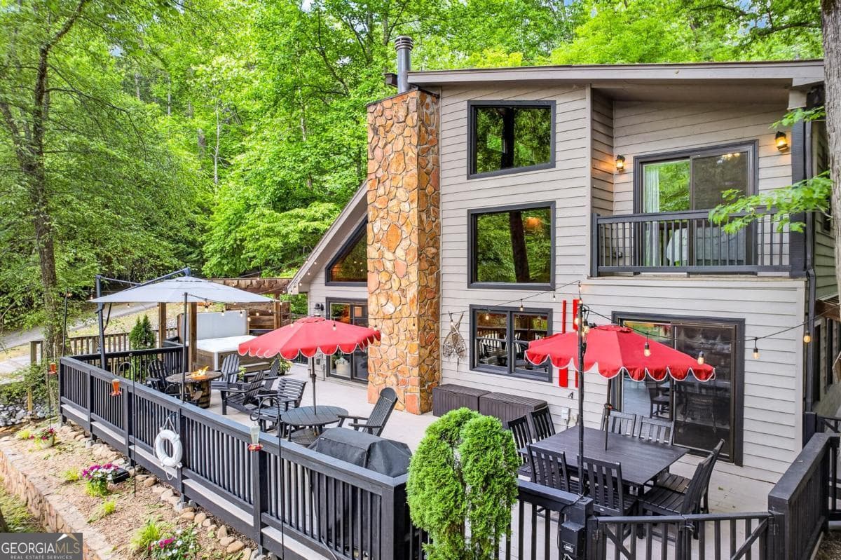3 bedroom, 2 bathroom, 1,799 sq ft cabin,single family residence for sale at 28 Rowland Pointe 12,13, Morganton, GA 30560 — photo 4