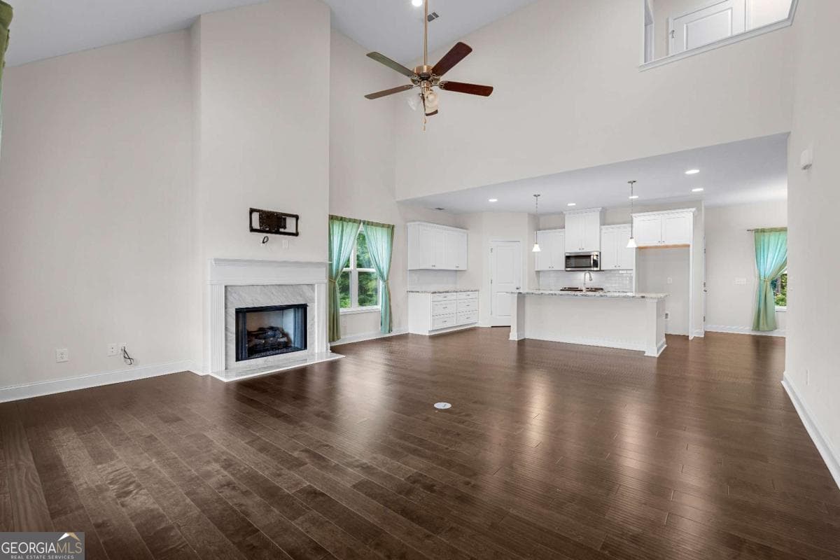 5 bedroom, 3.5 bathroom, 2,555 sq ft single family residence for sale at 338 Lana Lane, Lagrange, GA 30241 — photo 5