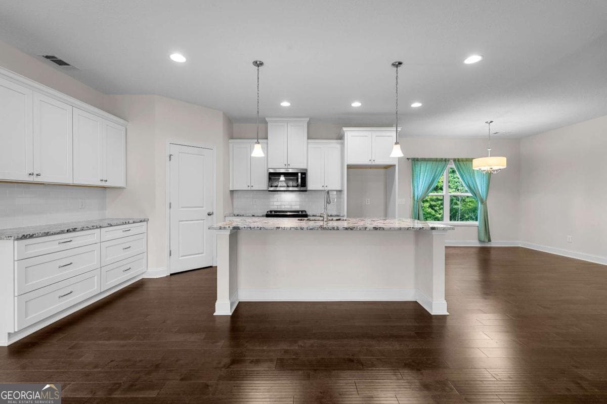 5 bedroom, 3.5 bathroom, 2,555 sq ft single family residence for sale at 338 Lana Lane, Lagrange, GA 30241 — photo 9