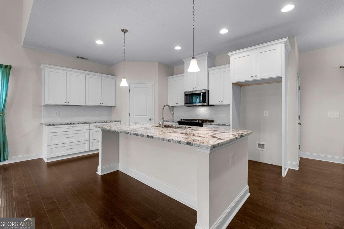 5 bedroom, 3.5 bathroom, 2,555 sq ft single family residence for sale at 338 Lana Lane, Lagrange, GA 30241 — photo 10