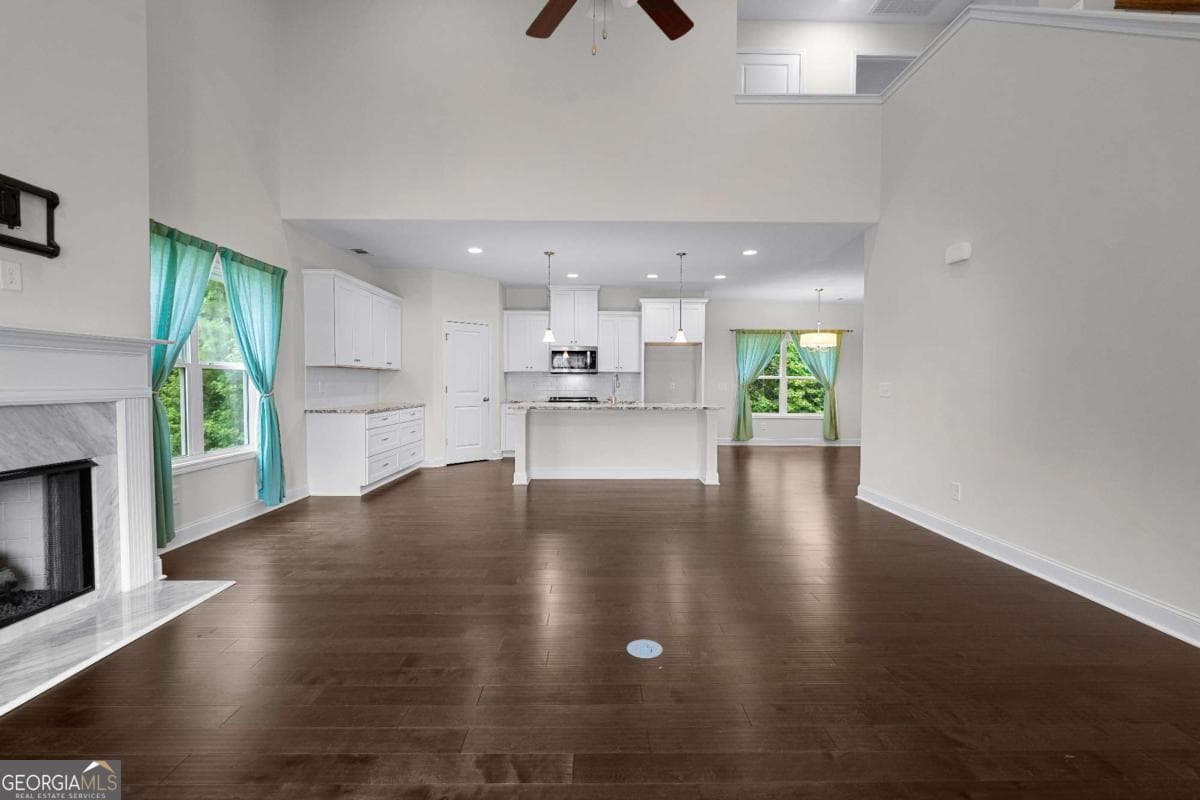 5 bedroom, 3.5 bathroom, 2,555 sq ft single family residence for sale at 338 Lana Lane, Lagrange, GA 30241 — photo 4