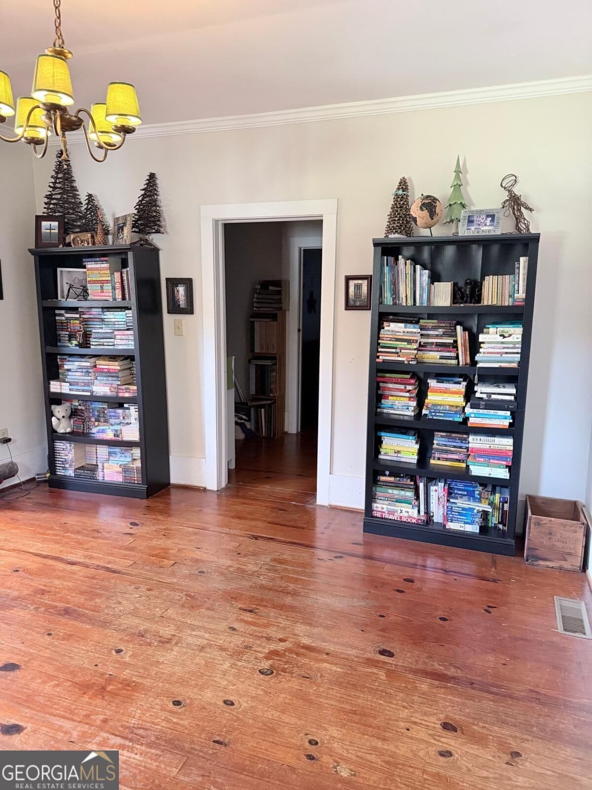 2 bedroom, 1 bathroom, 1,302 sq ft single family residence for sale at 803 W Charlton Street, Milledgeville, GA 31061 — photo 9