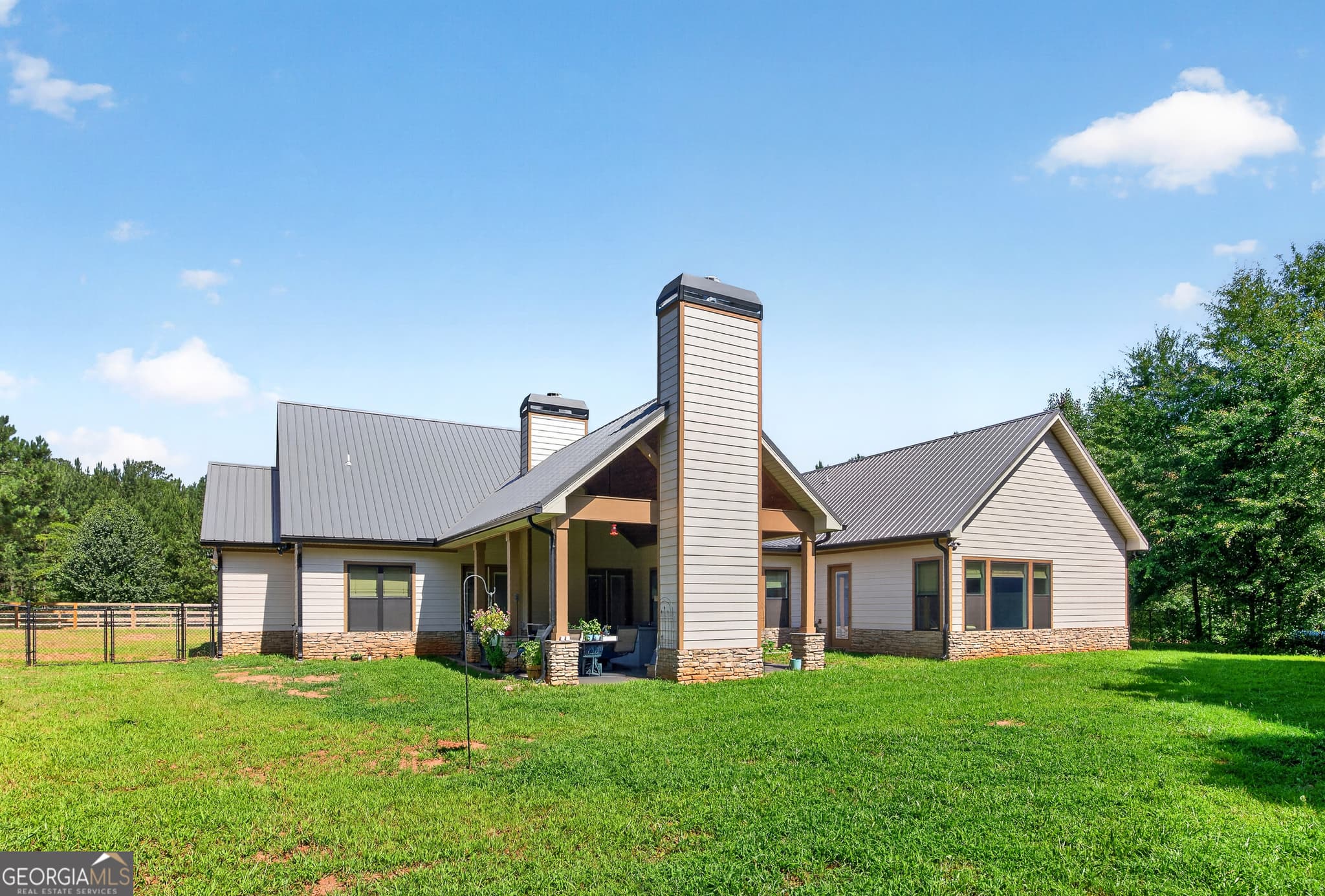 3 bedroom, 2 bathroom, 2,454 sq ft single family residence for sale at 289 Maple Drive, Williamson, GA 30292 — photo 7