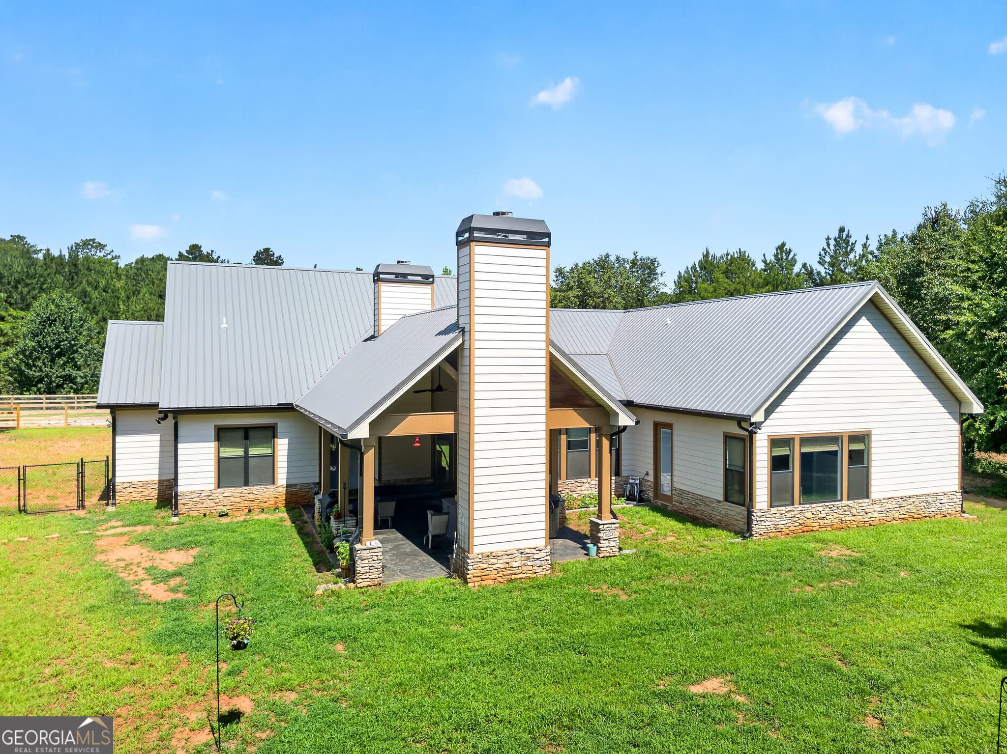 3 bedroom, 2 bathroom, 2,454 sq ft single family residence for sale at 289 Maple Drive, Williamson, GA 30292 — photo 5