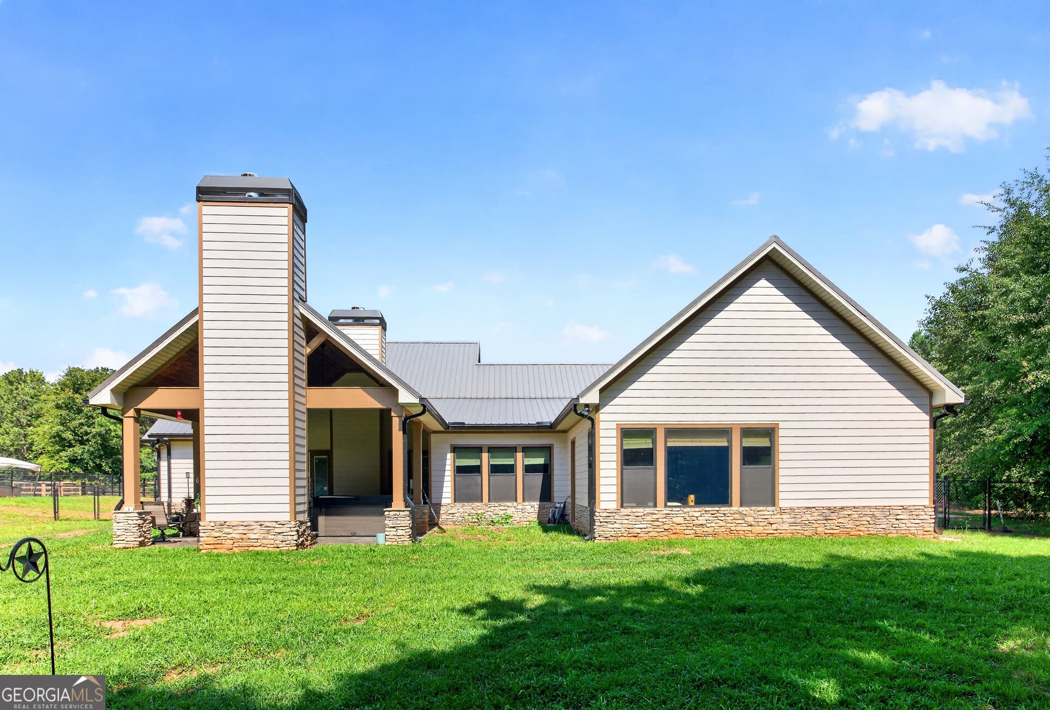 3 bedroom, 2 bathroom, 2,454 sq ft single family residence for sale at 289 Maple Drive, Williamson, GA 30292 — photo 9