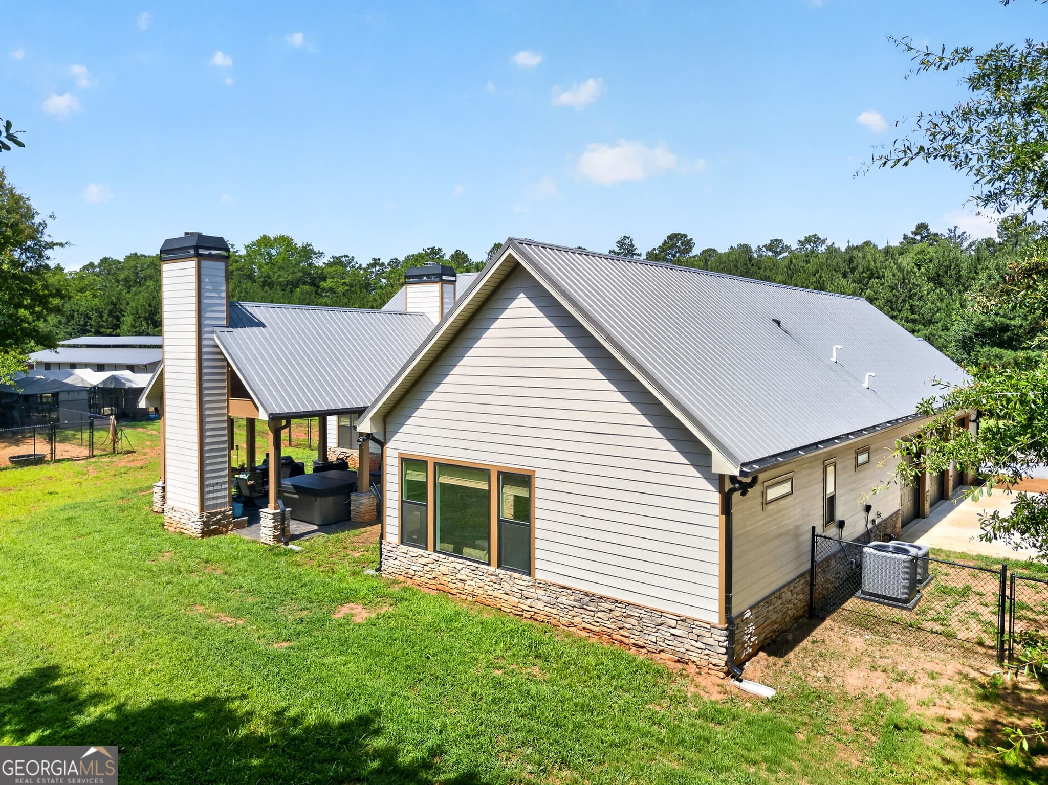 3 bedroom, 2 bathroom, 2,454 sq ft single family residence for sale at 289 Maple Drive, Williamson, GA 30292 — photo 4