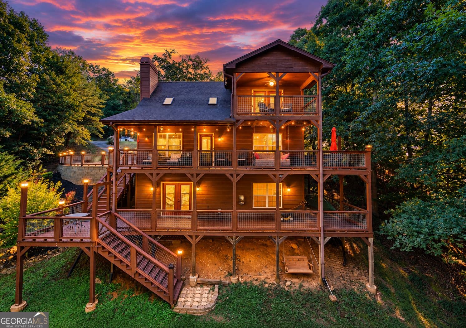3 bedroom, 3.5 bathroom, 1,893 sq ft cabin,single family residence under contract at 6132 Ruth Drive, Young Harris, GA 30582 — photo 4