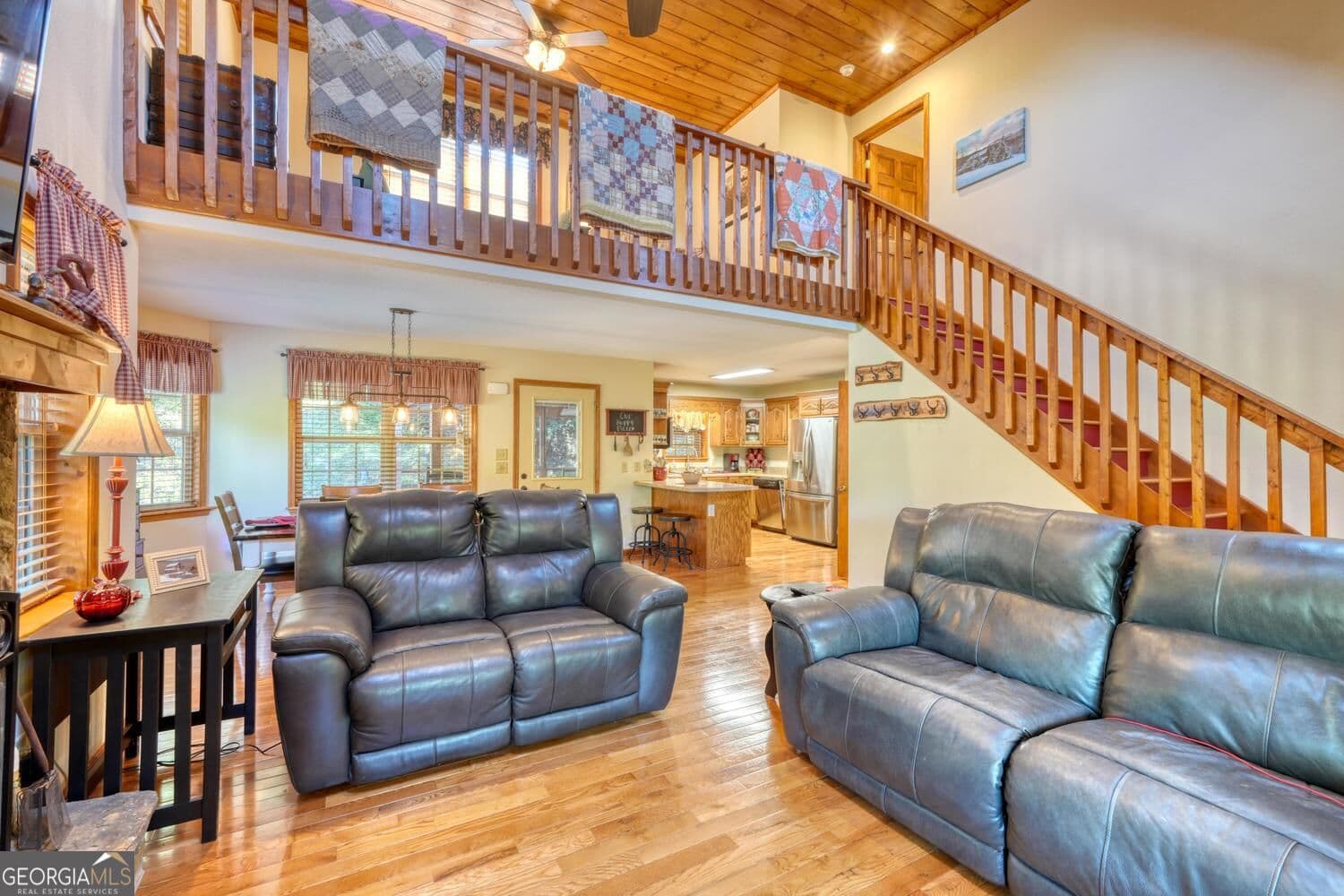 3 bedroom, 3.5 bathroom, 1,893 sq ft cabin,single family residence under contract at 6132 Ruth Drive, Young Harris, GA 30582 — photo 8