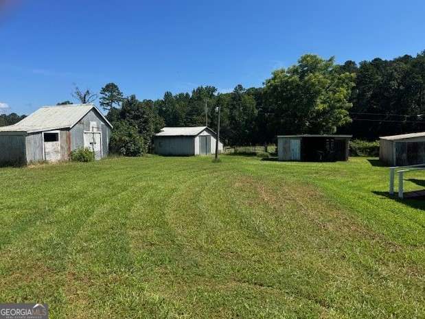 2 bedroom, 1 bathroom, 1,386 sq ft single family residence under contract at 1370 Ham Fork Road, Union Point, GA 30669 — photo 4