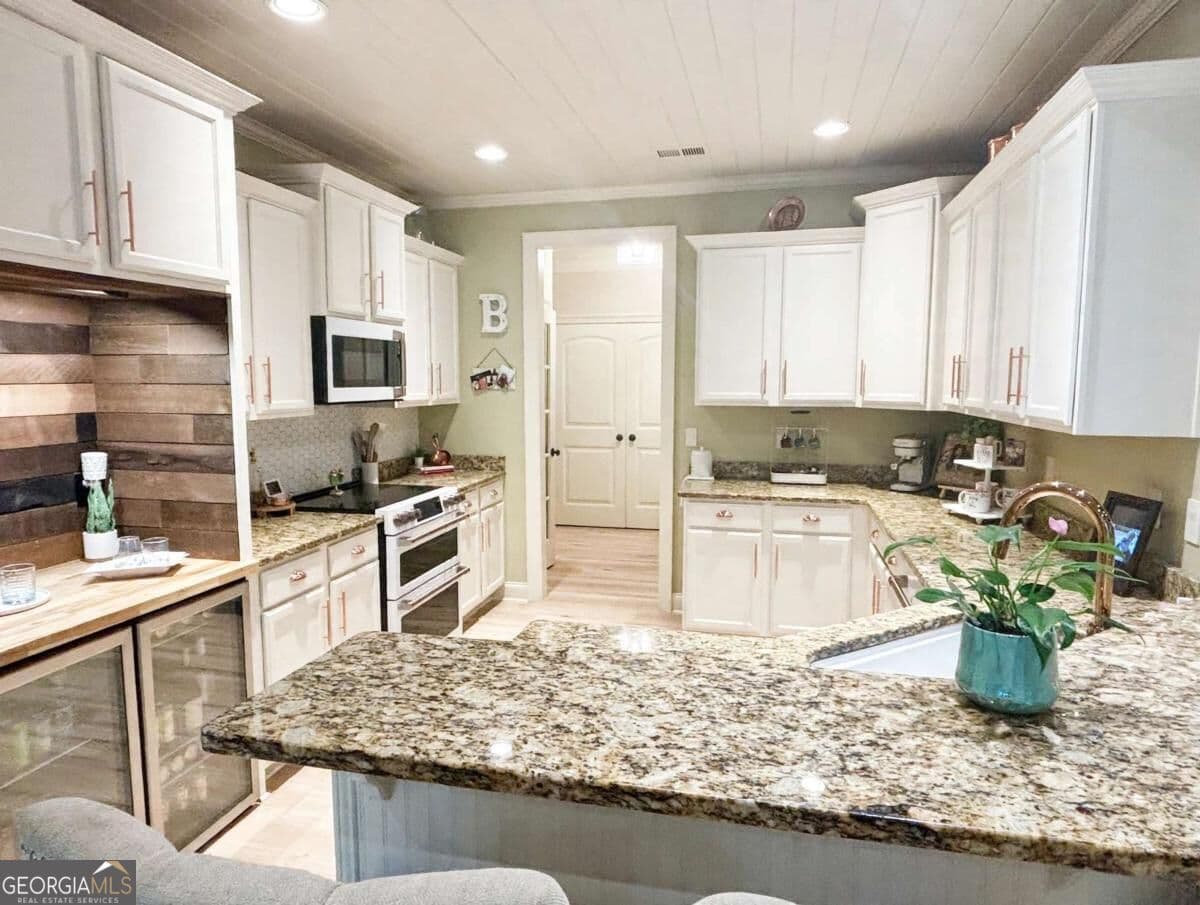 6 bedroom, 4.5 bathroom single family residence for sale at 568 Cherokee Drive, Waleska, GA 30183 — photo 9
