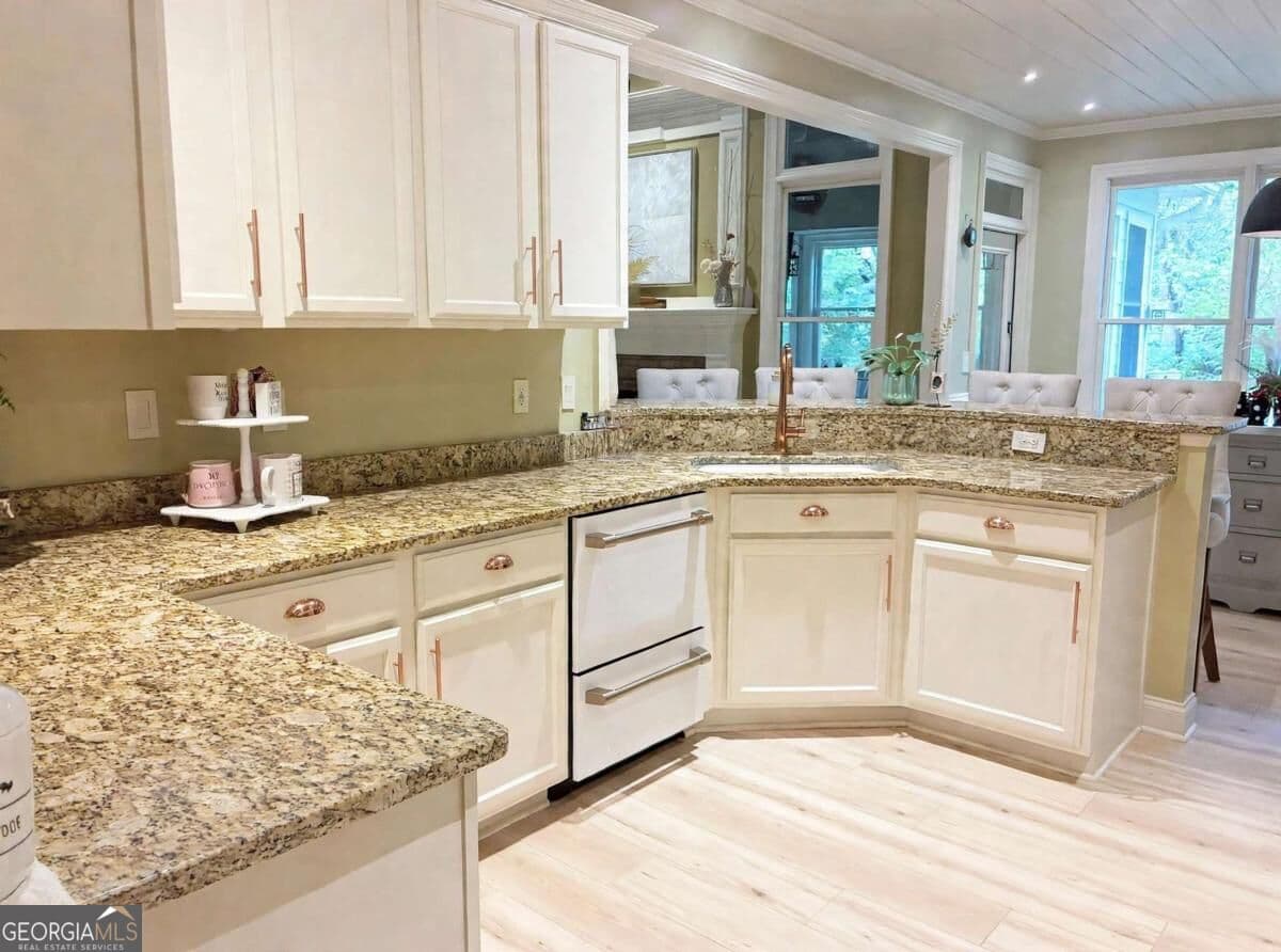 6 bedroom, 4.5 bathroom single family residence for sale at 568 Cherokee Drive, Waleska, GA 30183 — photo 10
