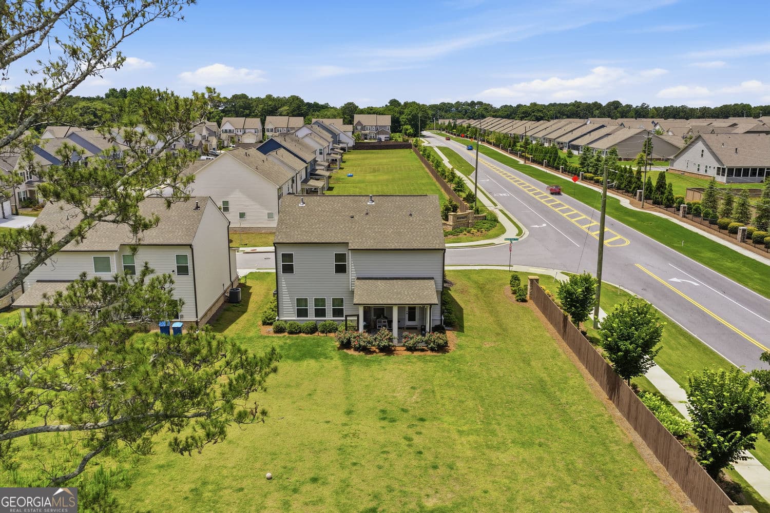 4 bedroom, 3 bathroom, 2,324 sq ft single family residence for rent at 2700 Westgate Park Drive, Loganville, GA 30052 for $3,865 a month — photo 4