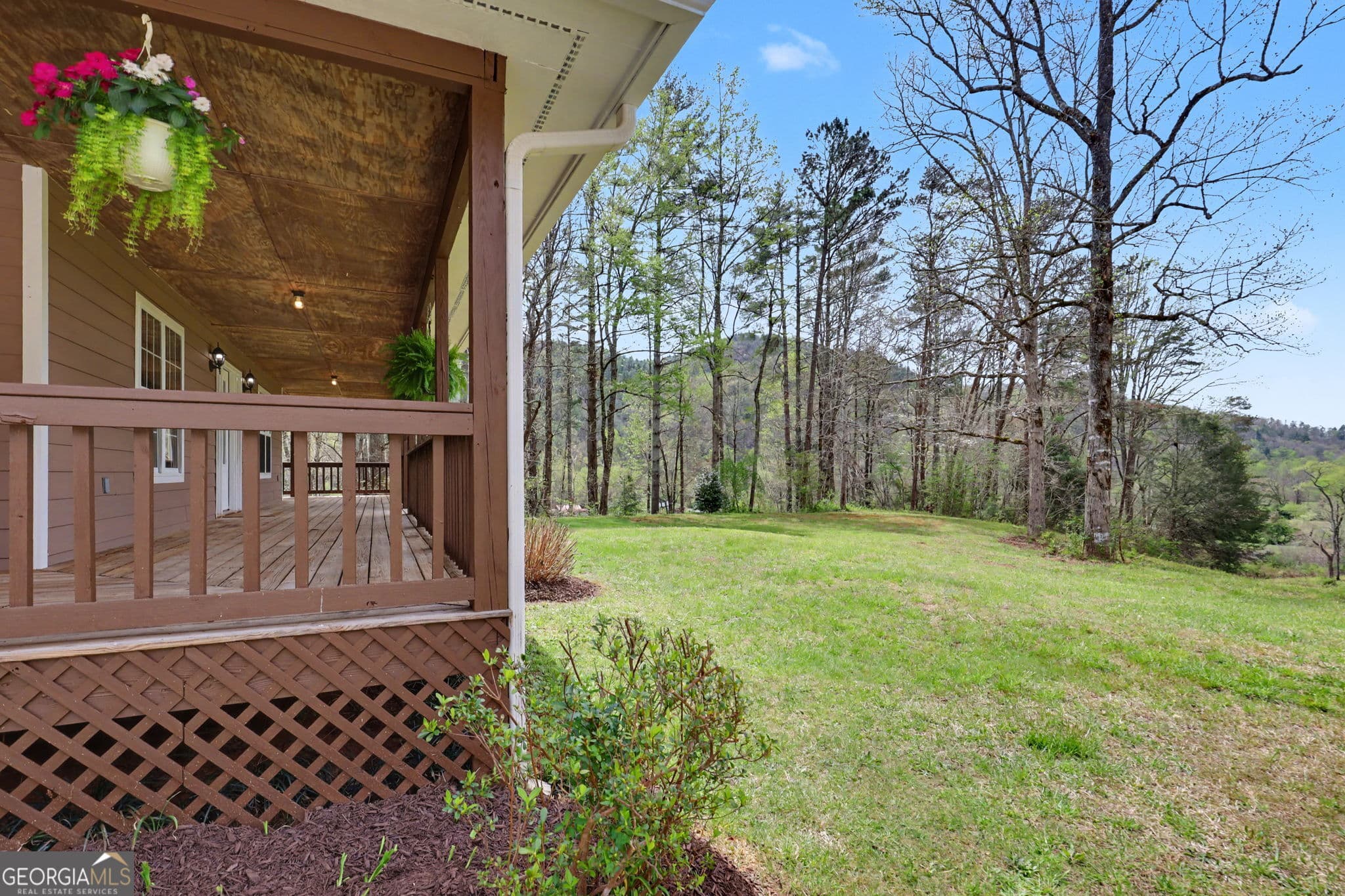3 bedroom, 2.5 bathroom, 1,712 sq ft single family residence for sale at 7778 Warwoman Road, Clayton, GA 30525 — photo 3