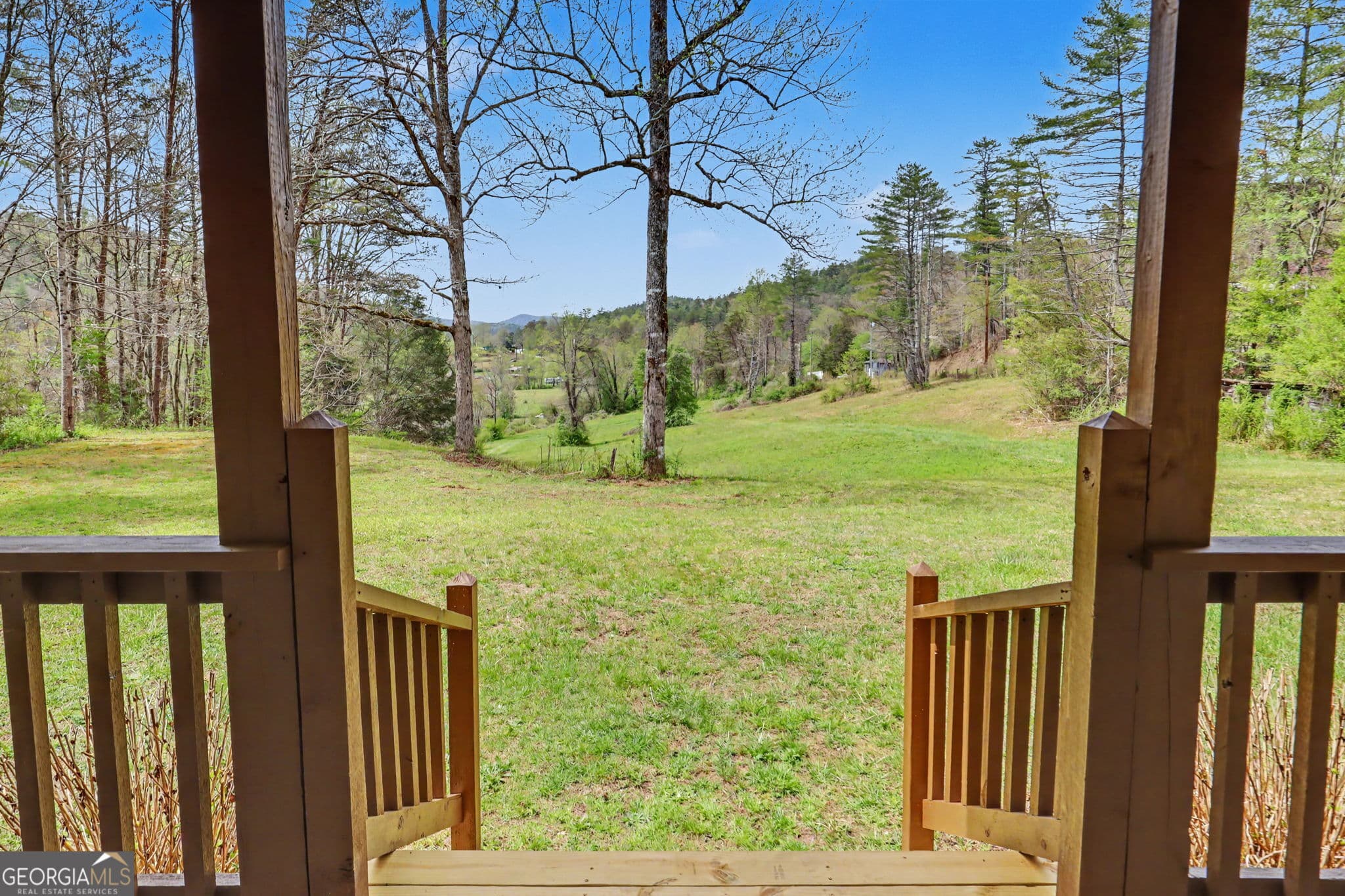 3 bedroom, 2.5 bathroom, 1,712 sq ft single family residence for sale at 7778 Warwoman Road, Clayton, GA 30525 — photo 4