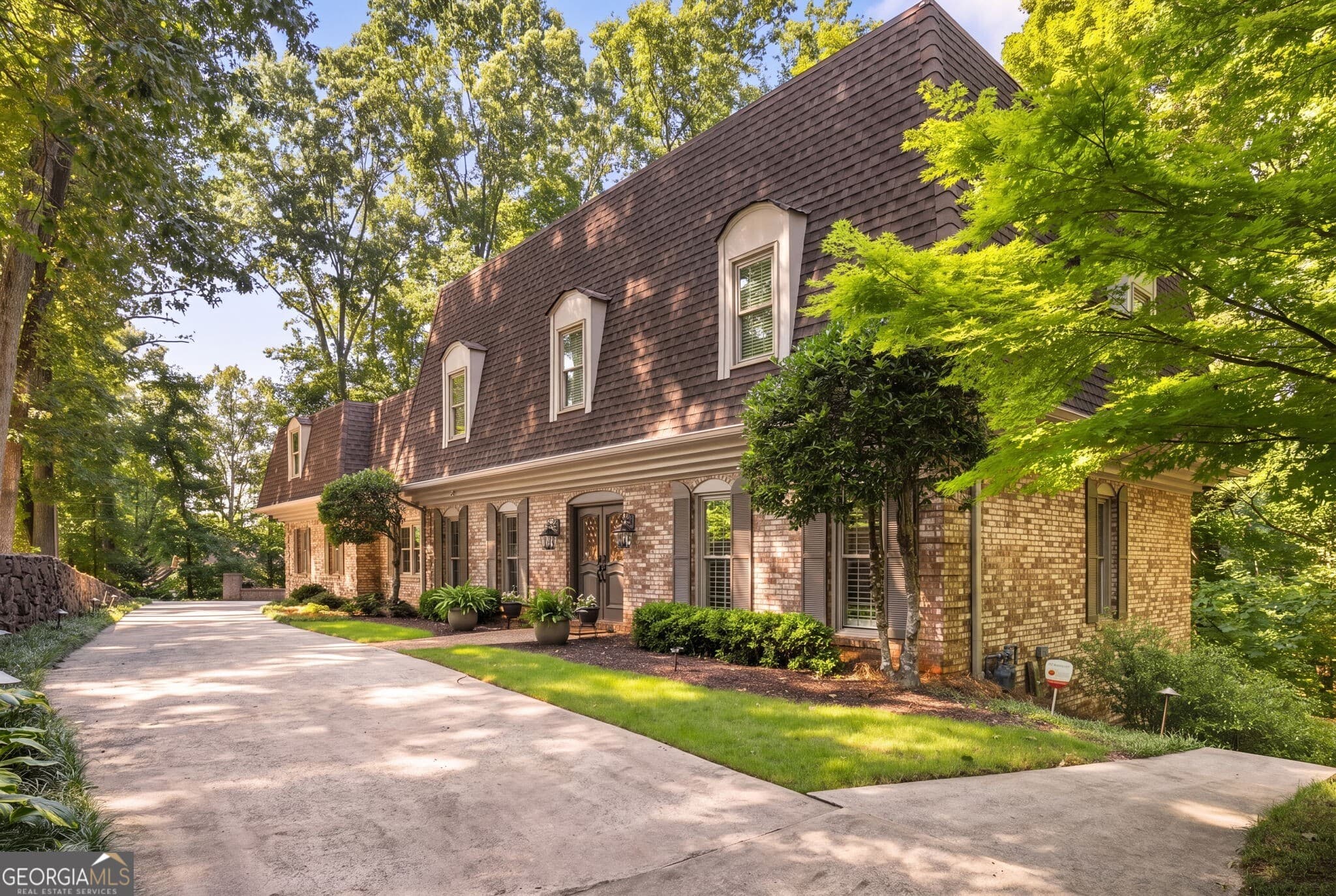 4 bedroom, 4 bathroom, 4,030 sq ft single family residence sold at 8865 Buckhorn, Sandy Springs, GA 30350