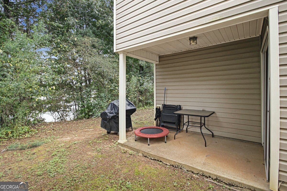 3 bedroom, 2 bathroom, 1,508 sq ft single family residence for sale at 935 Lakeside Circle, Covington, GA 30016 — photo 6