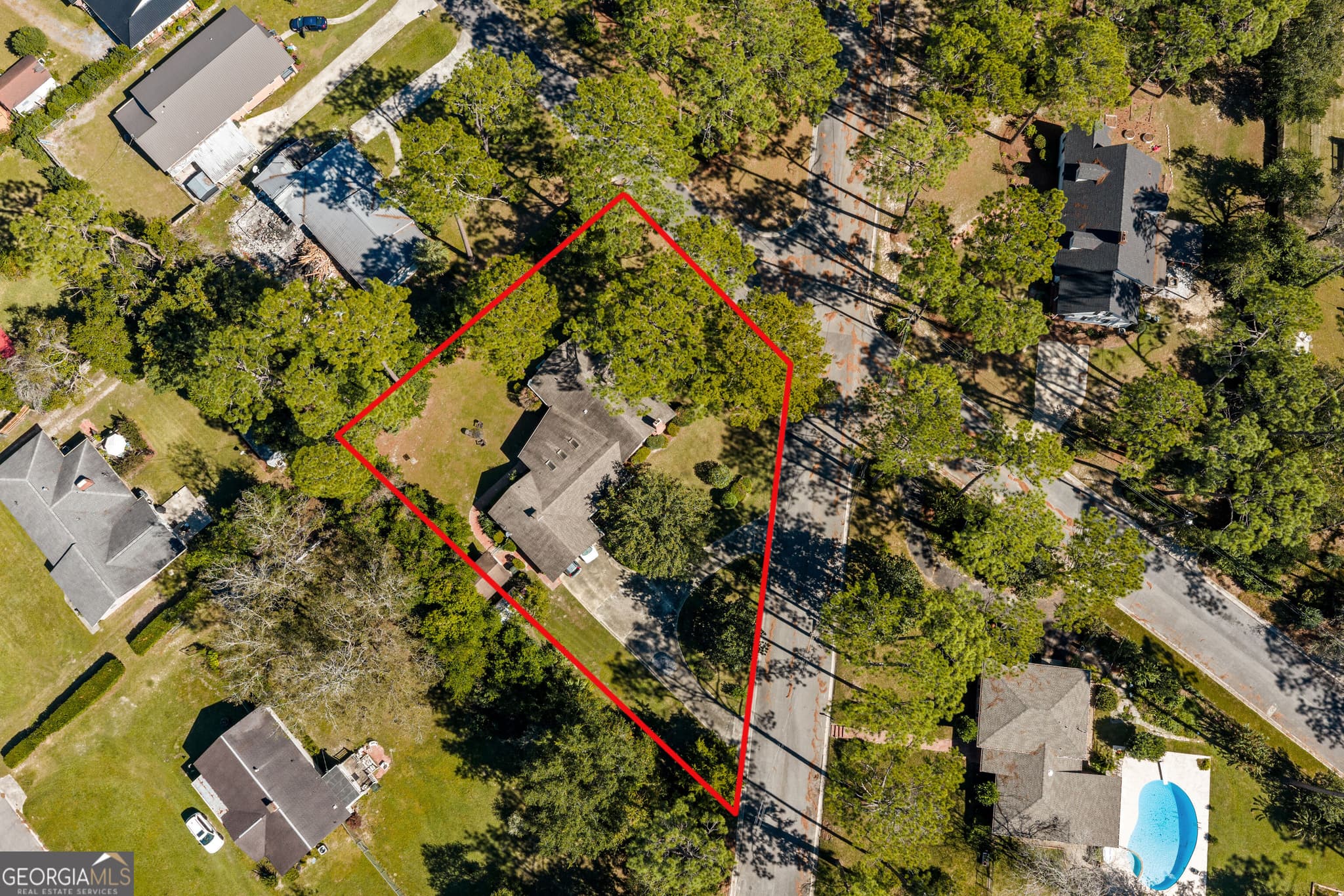 3 bedroom, 3 bathroom, 3,074 sq ft single family residence for sale at 1613 Camellia Drive, Waycross, GA 31501 — photo 2