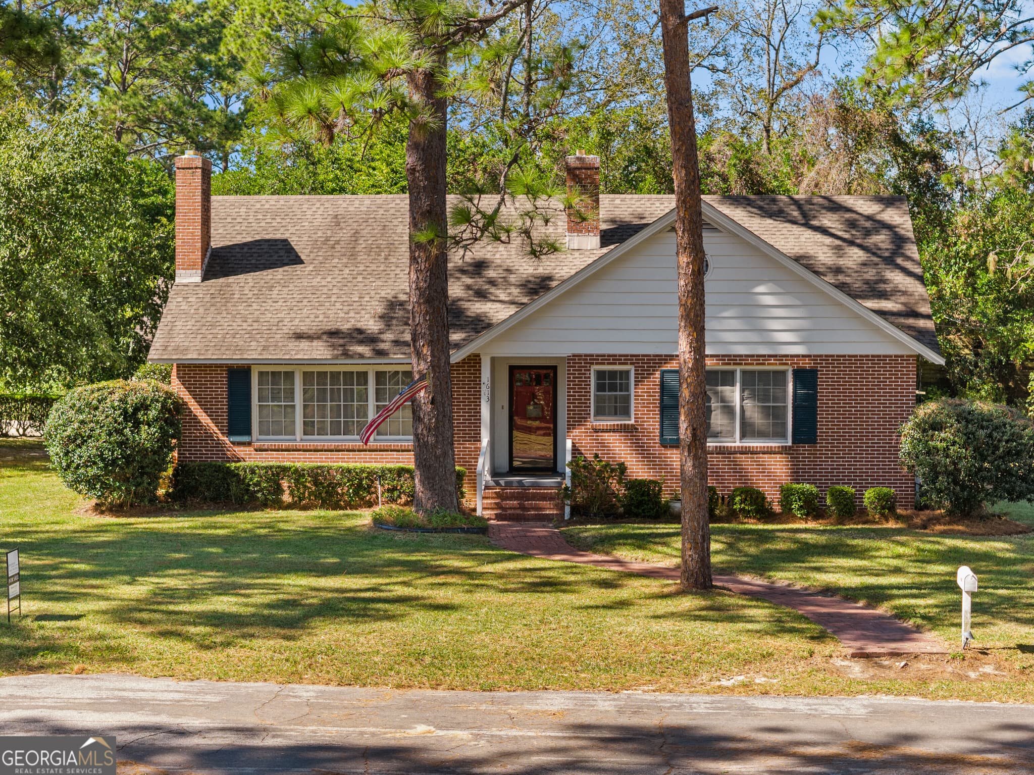 3 bedroom, 3 bathroom, 3,074 sq ft single family residence for sale at 1613 Camellia Drive, Waycross, GA 31501 — photo 5