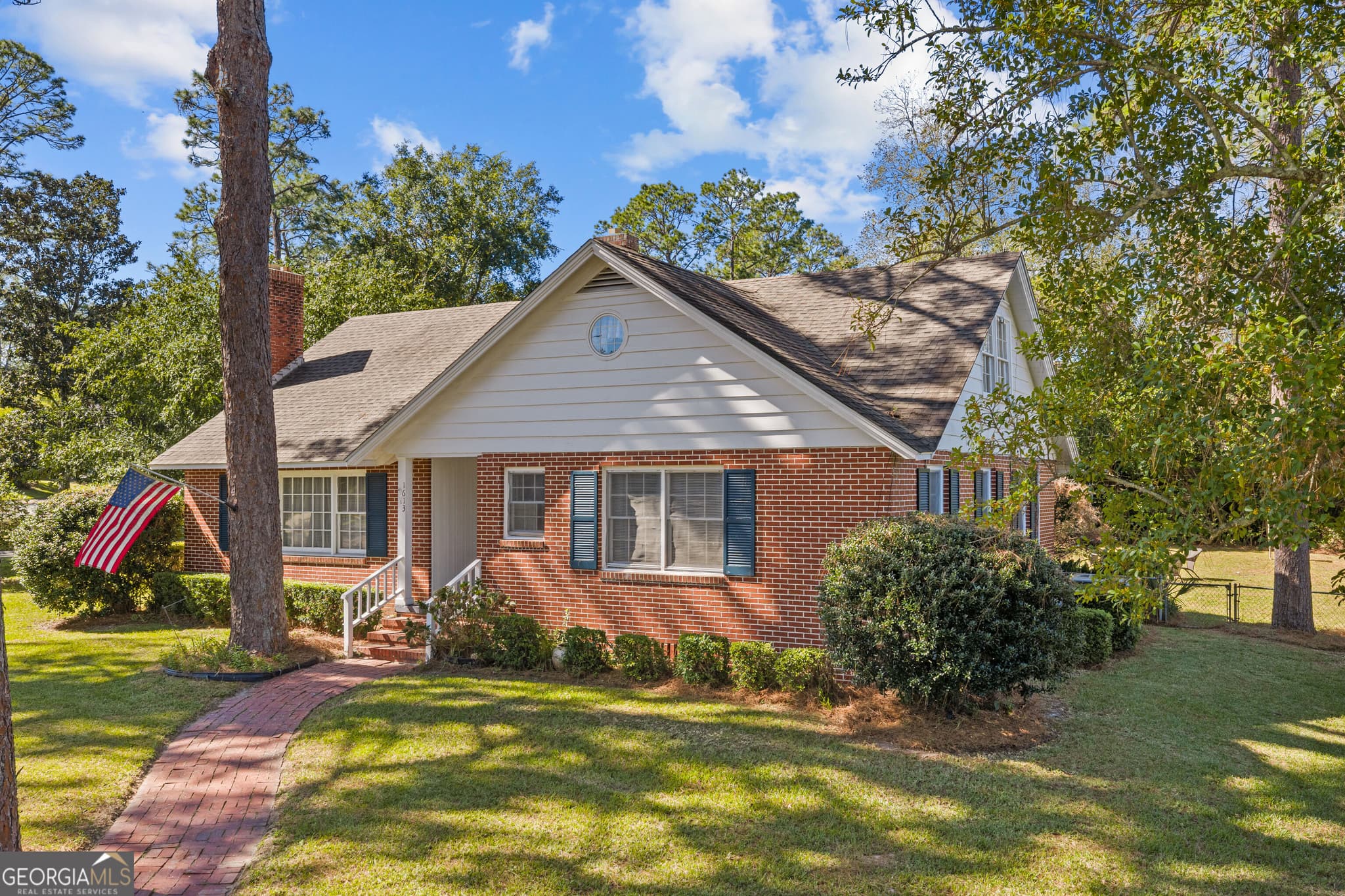 3 bedroom, 3 bathroom, 3,074 sq ft single family residence for sale at 1613 Camellia Drive, Waycross, GA 31501 — photo 9