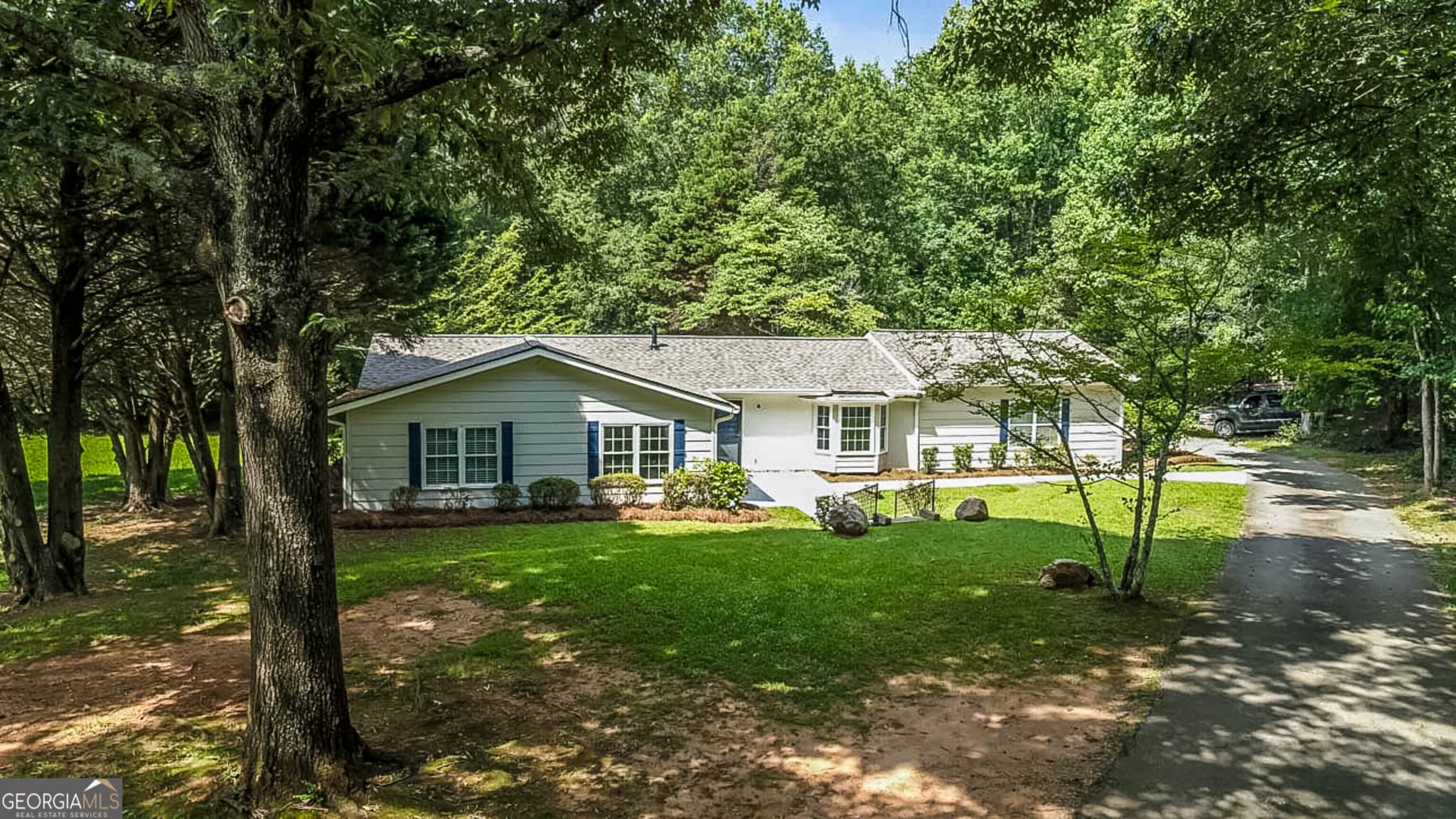 4 bedroom, 2 bathroom, 1,835 sq ft single family residence for sale at 365 New Morn Drive, Mcdonough, GA 30253 — photo 4