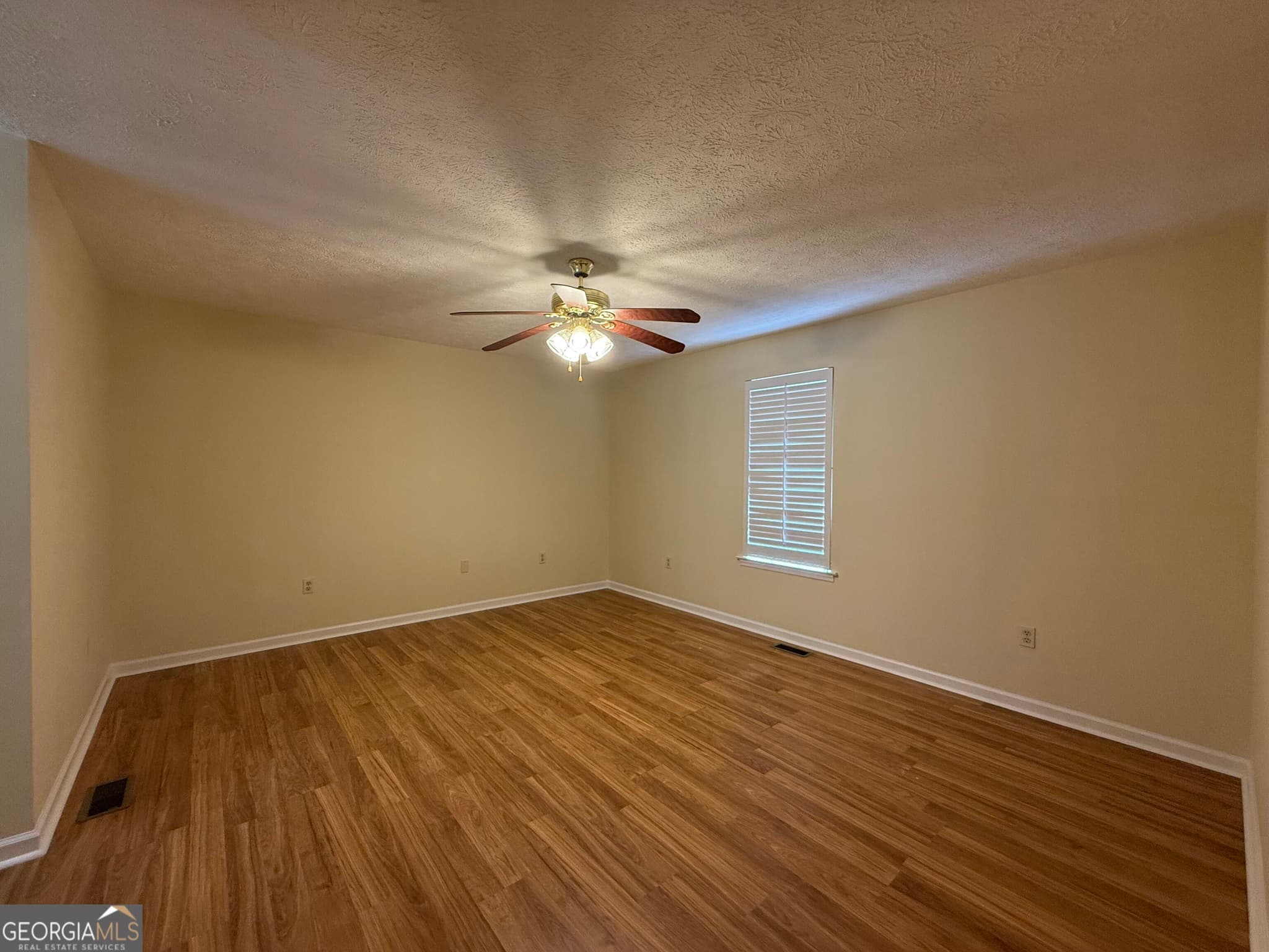 3 bedroom, 2 bathroom, 1,758 sq ft single family residence for sale at 422 King Lane, Thomson, GA 30824 — photo 9