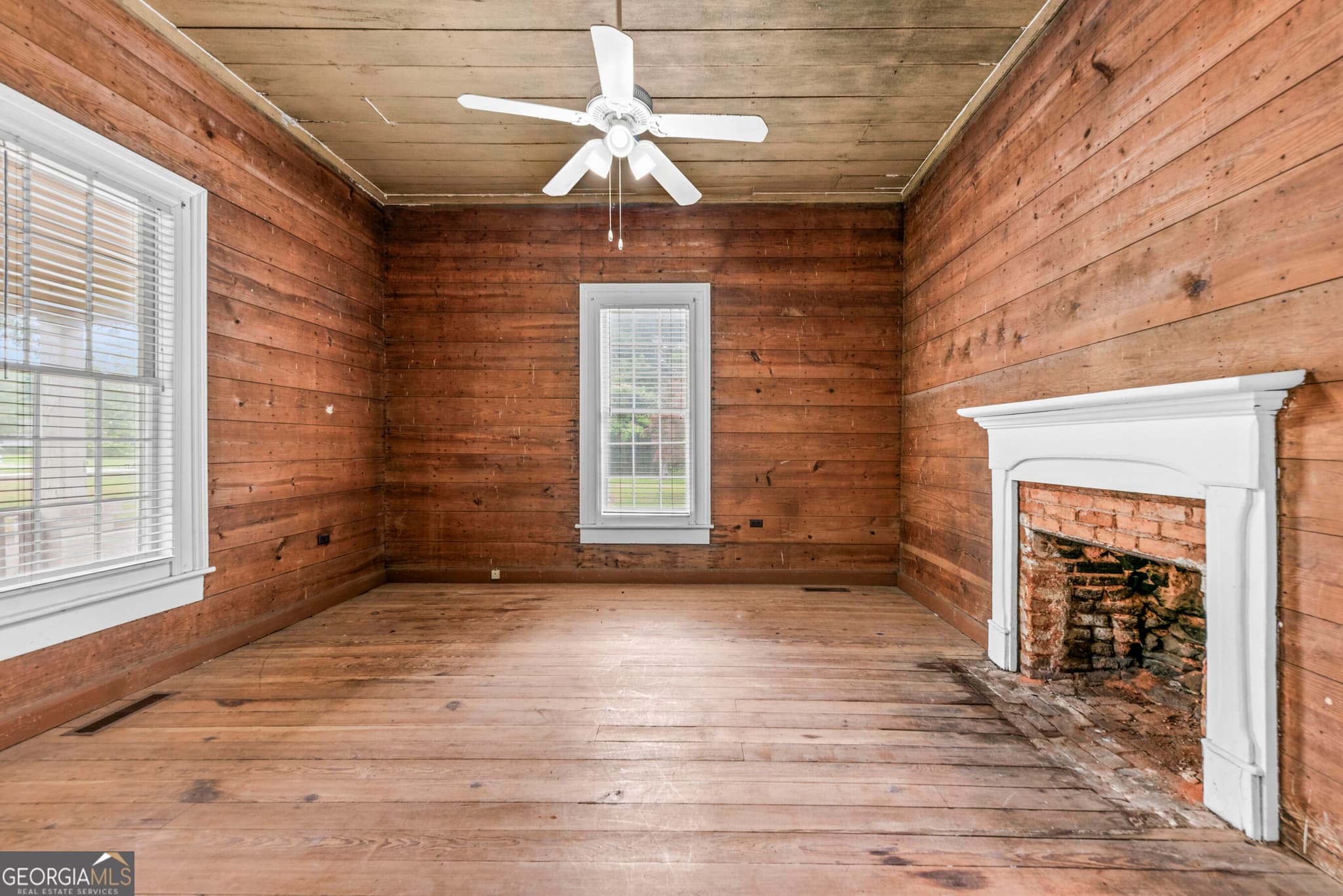 3 bedroom, 1.5 bathroom, 2,001 sq ft farm for sale at 1047 Dixie Road, Covington, GA 30014 — photo 9