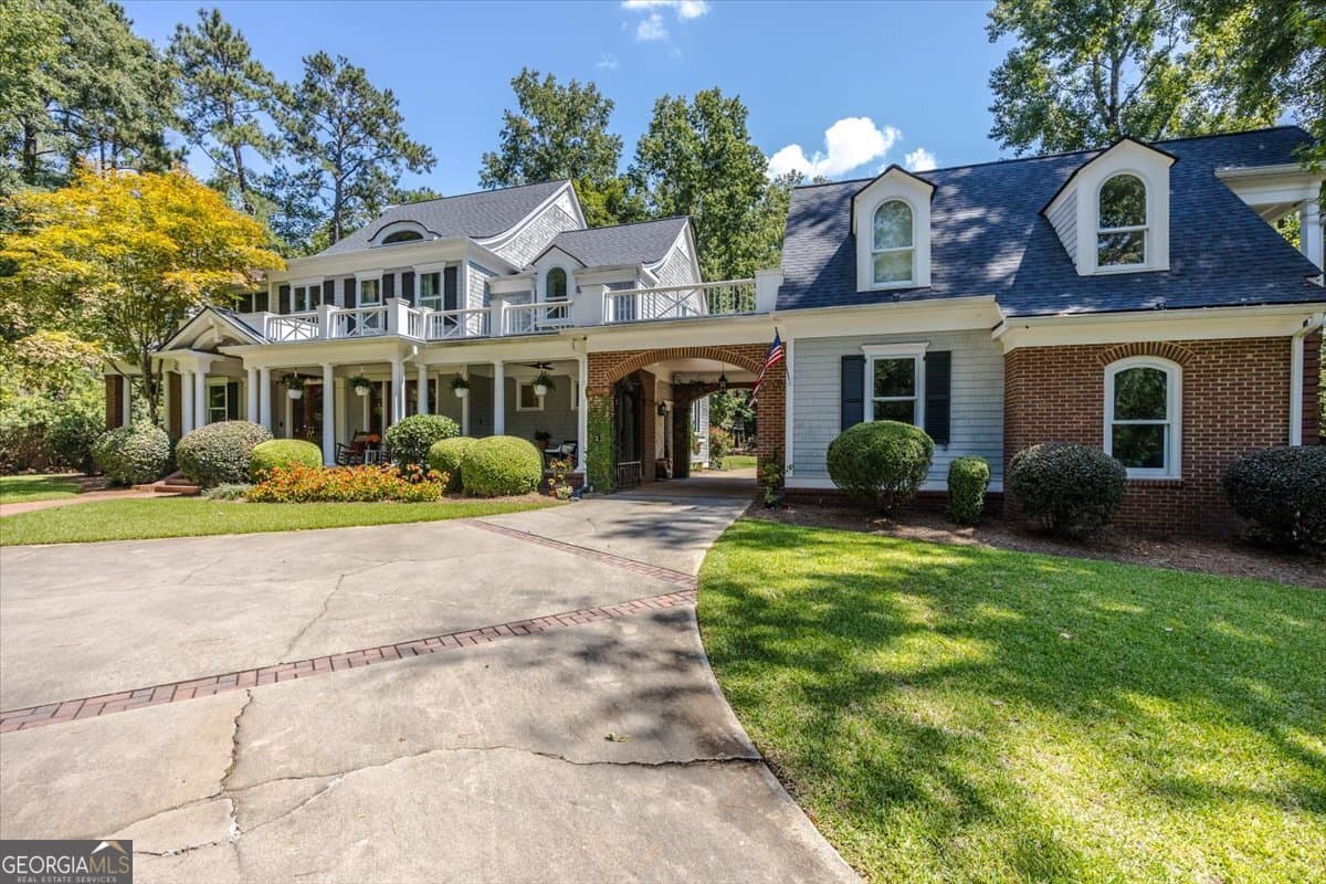 5 bedroom, 5.5 bathroom, 4,483 sq ft single family residence for sale at 133 Lagrange Place, Macon, GA 31210 — photo 2