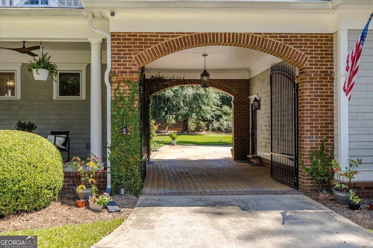5 bedroom, 5.5 bathroom, 4,483 sq ft single family residence for sale at 133 Lagrange Place, Macon, GA 31210 — photo 3