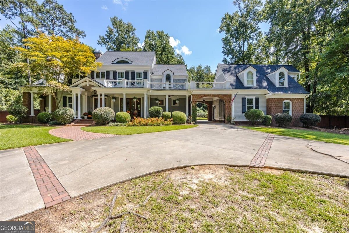 5 bedroom, 5.5 bathroom, 4,483 sq ft single family residence for sale at 133 Lagrange Place, Macon, GA 31210