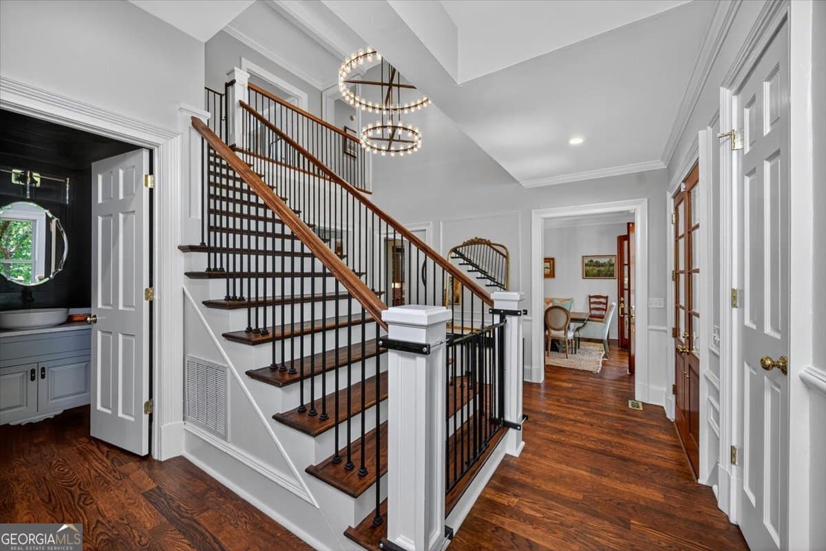 5 bedroom, 5.5 bathroom, 4,483 sq ft single family residence for sale at 133 Lagrange Place, Macon, GA 31210 — photo 8