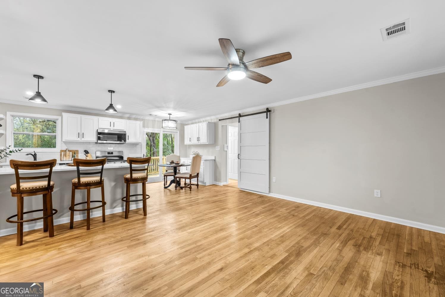 4 bedroom, 2 bathroom, 1,325 sq ft single family residence for sale at 420 W Richland Avenue, Greensboro, GA 30642 — photo 4