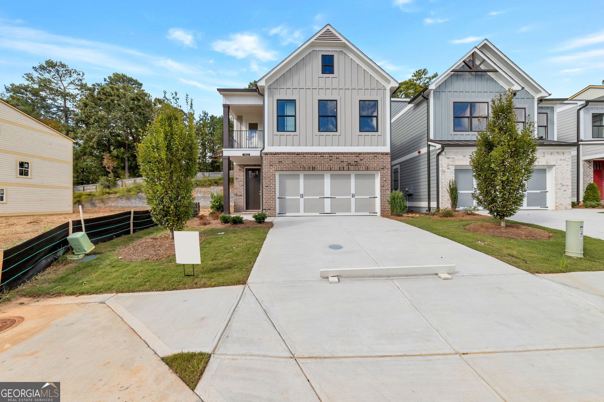 3 bedroom, 2.5 bathroom, 2,068 sq ft single family residence for sale at 1652 Crest Creek Court, Marietta, GA 30008 — photo 1 of 26