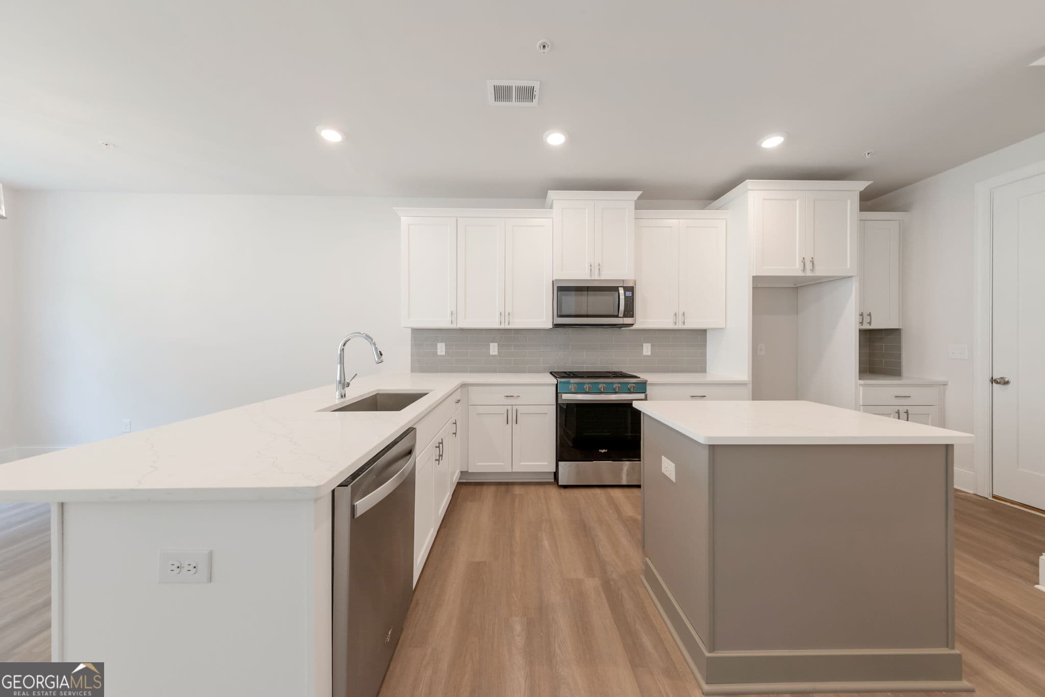 3 bedroom, 2.5 bathroom, 2,068 sq ft single family residence for sale at 1652 Crest Creek Court, Marietta, GA 30008 — photo 10