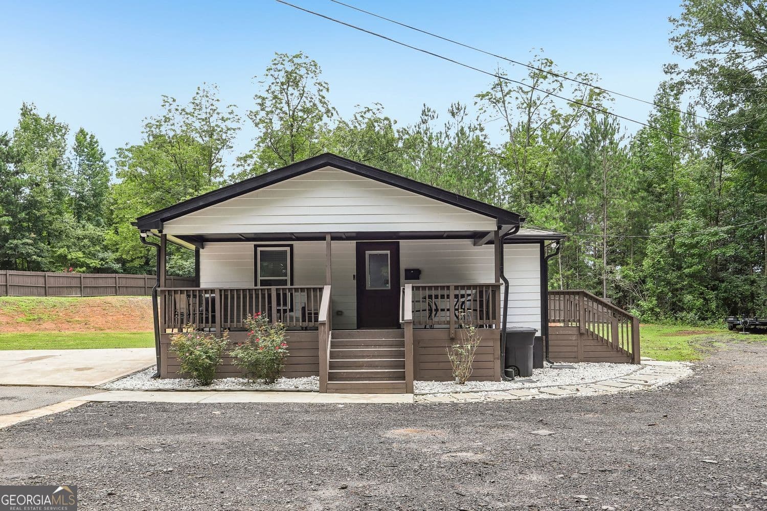 2 bedroom, 1 bathroom, 588 sq ft single family residence for sale at 1111 Flippen Road, Stockbridge, GA 30281