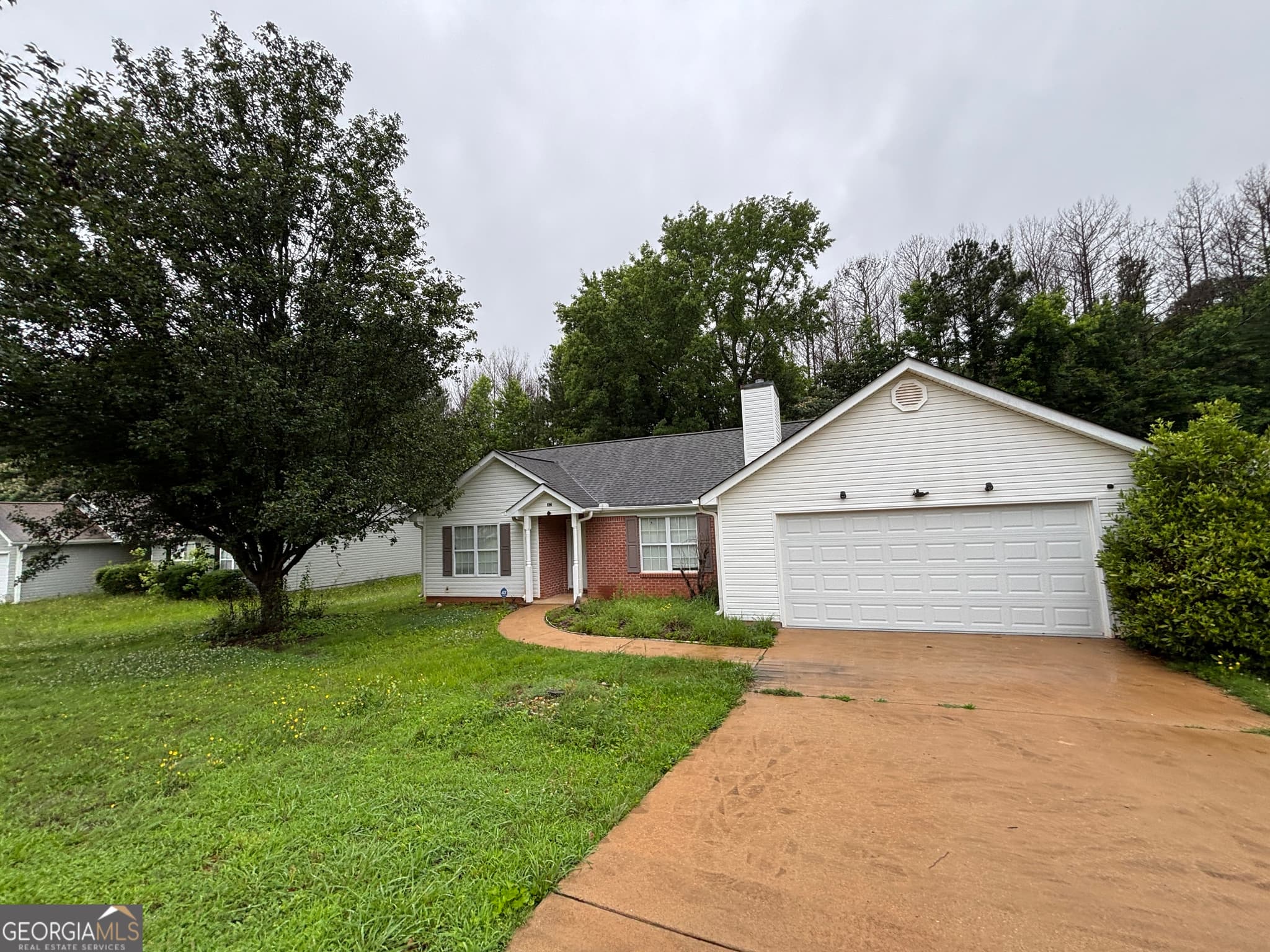 3 bedroom, 2 bathroom, 1,303 sq ft single family residence for sale at 43 Canterbury Drive, Grantville, GA 30220