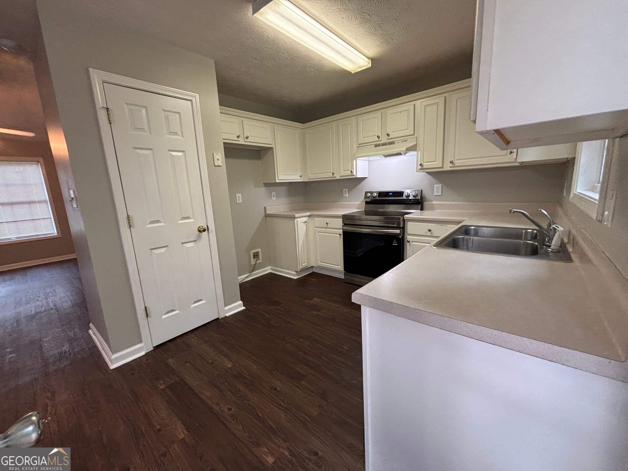 3 bedroom, 2 bathroom, 1,303 sq ft single family residence for sale at 43 Canterbury Drive, Grantville, GA 30220 — photo 10