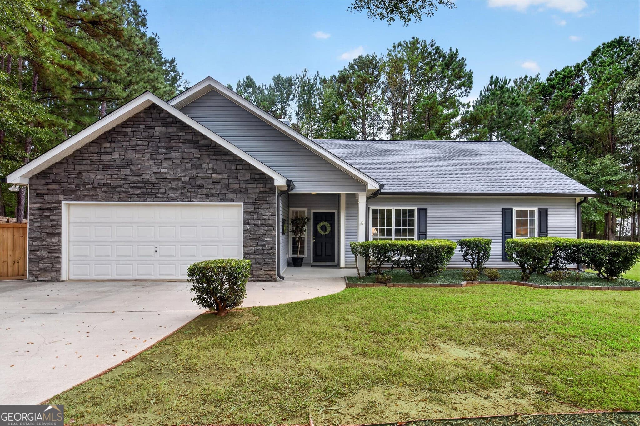 3 bedroom, 2 bathroom, 1,506 sq ft single family residence for sale at 371 Northridge Drive, Senoia, GA 30276 — photo 2