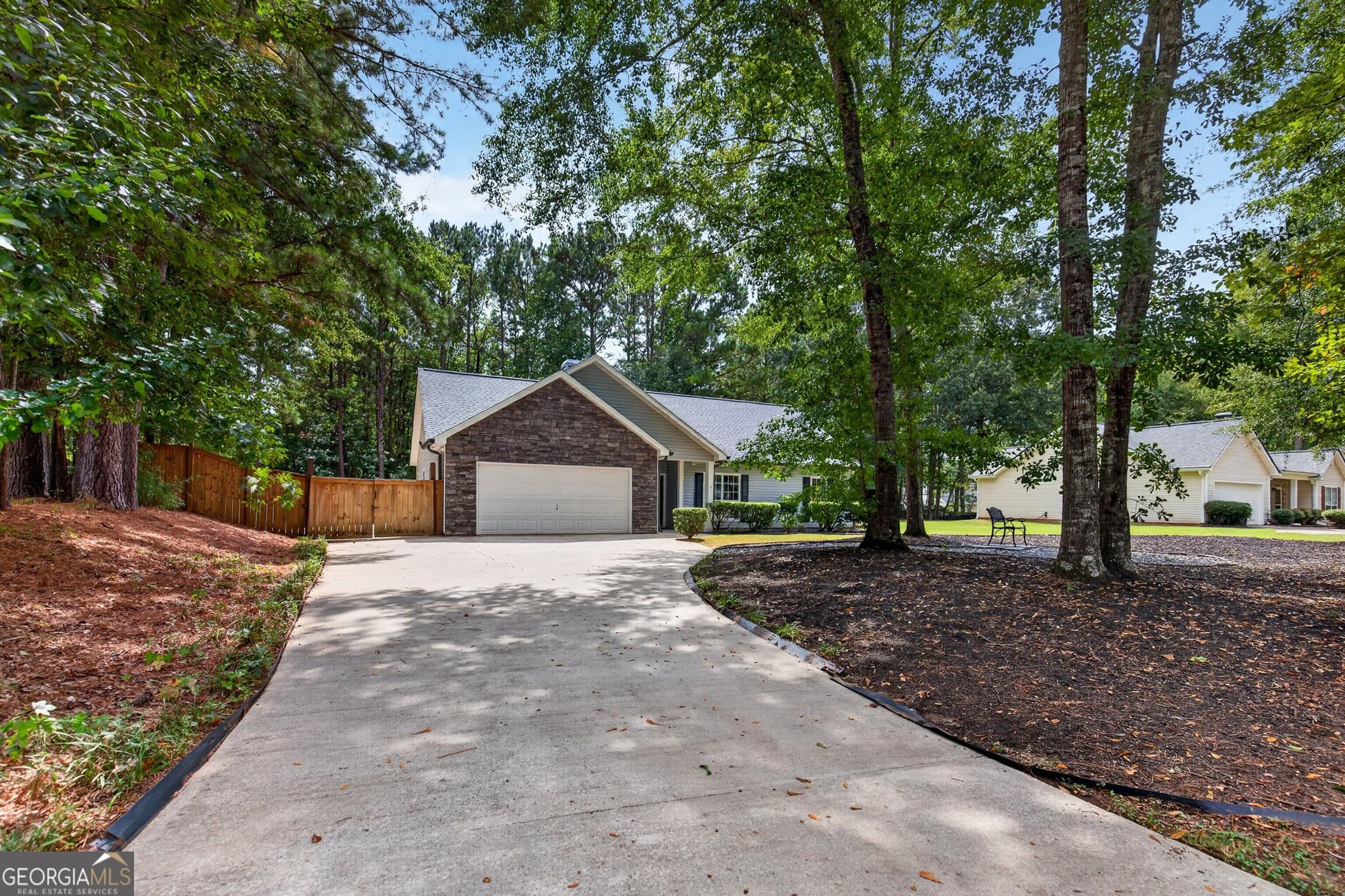 3 bedroom, 2 bathroom, 1,506 sq ft single family residence for sale at 371 Northridge Drive, Senoia, GA 30276 — photo 3