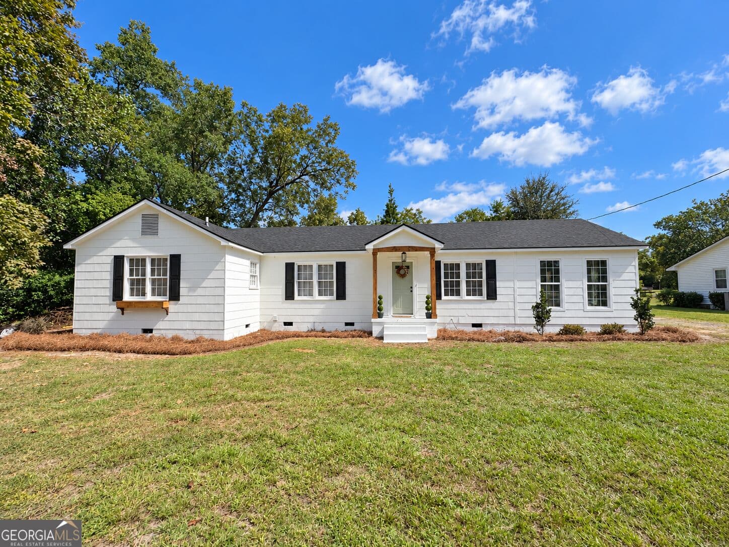 4 bedroom, 2 bathroom, 1,618 sq ft single family residence for sale at 711 5th Avenue, Twin City, GA 30471
