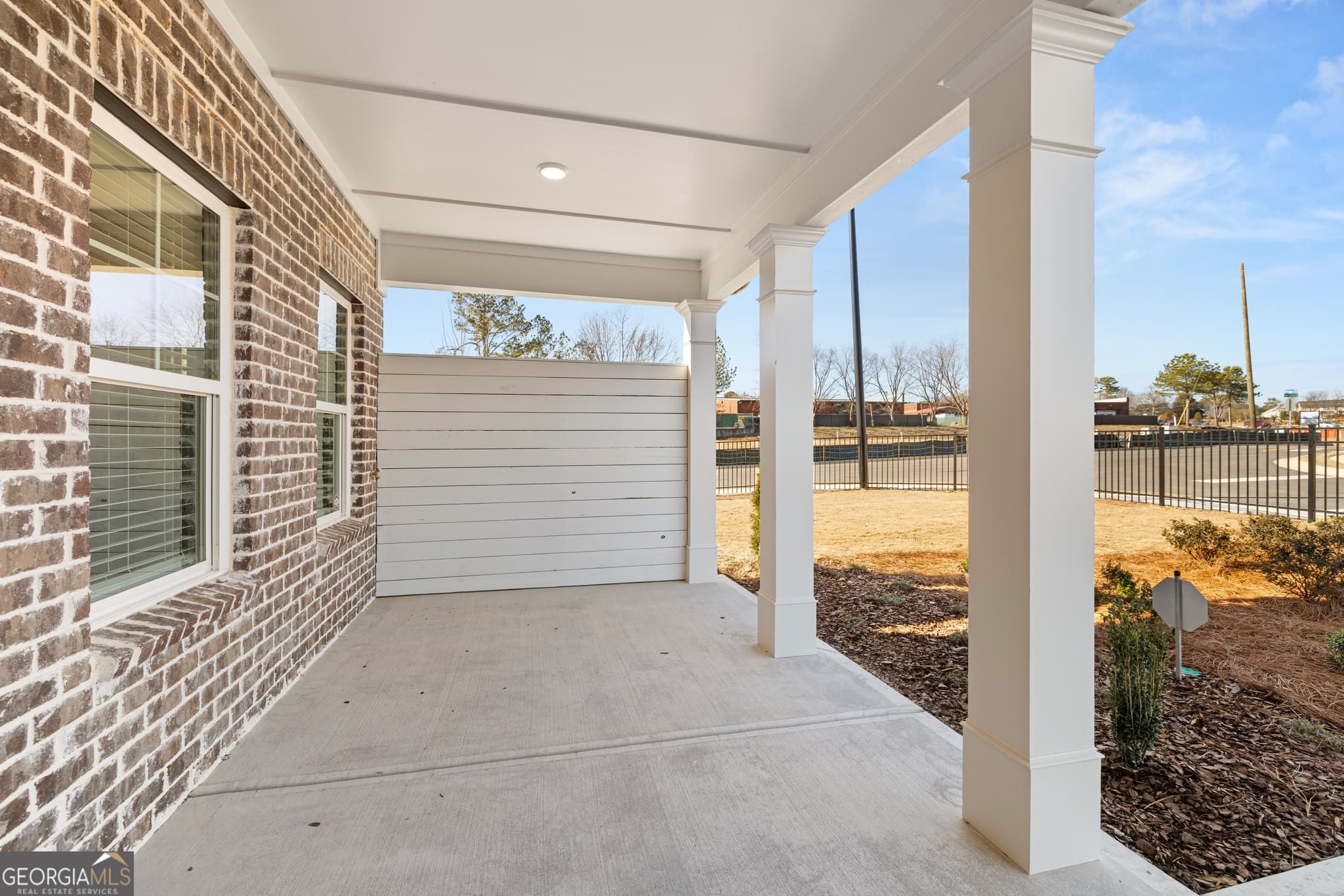 3 bedroom, 2.5 bathroom townhouse for sale at 3261 Lake Carlton Road 24, Loganville, GA 30052 — photo 3