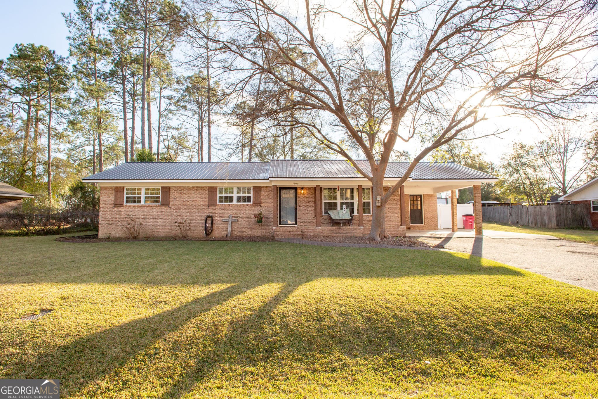 3 bedroom, 2 bathroom, 1,334 sq ft single family residence sold at 222 Edgewood Drive, Blackshear, GA 31516