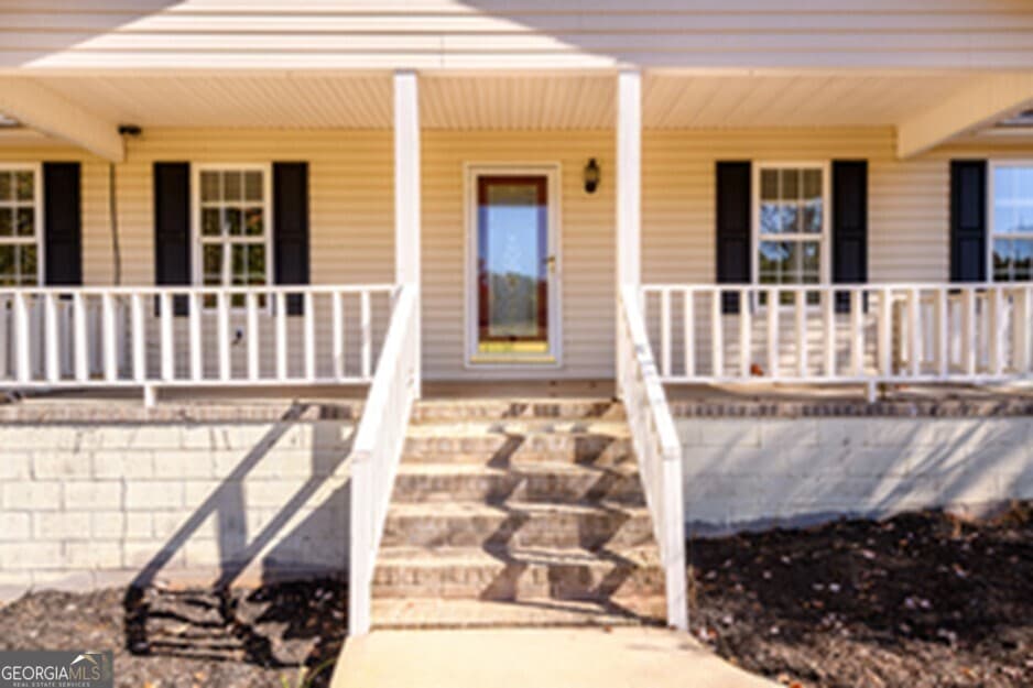 3 bedroom, 2.5 bathroom, 2,030 sq ft single family residence for sale at 173 DEER CREEK FARM Road, Hartwell, GA 30643 — photo 3