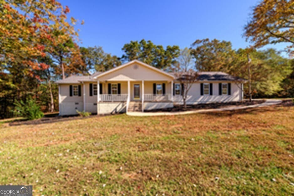 3 bedroom, 2.5 bathroom, 2,030 sq ft single family residence for sale at 173 DEER CREEK FARM Road, Hartwell, GA 30643 — photo 1 of 56