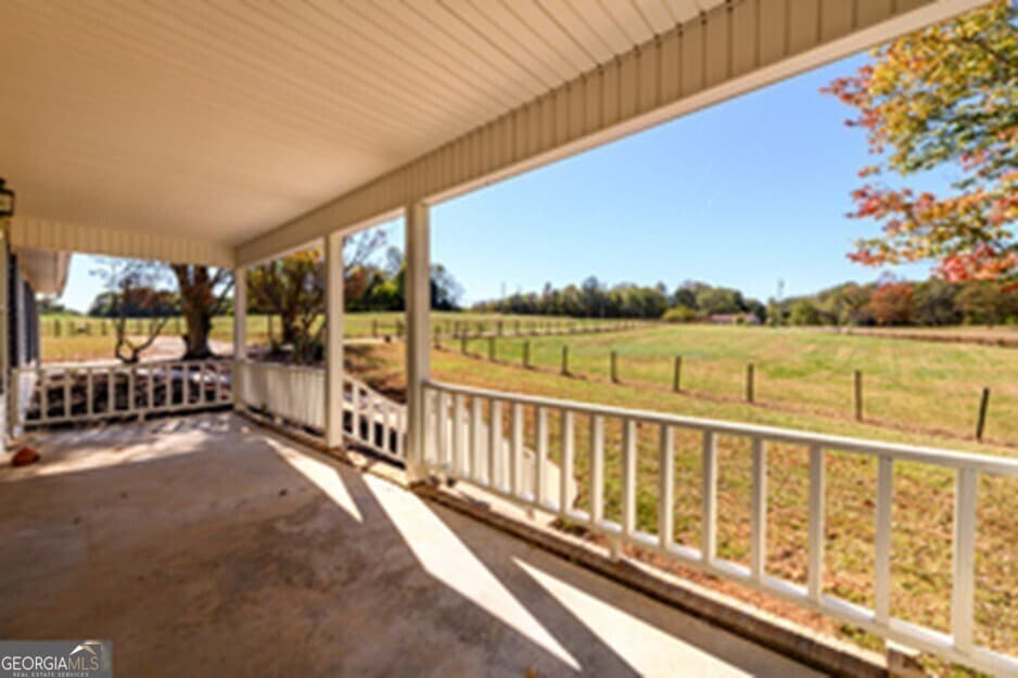 3 bedroom, 2.5 bathroom, 2,030 sq ft single family residence for sale at 173 DEER CREEK FARM Road, Hartwell, GA 30643 — photo 5